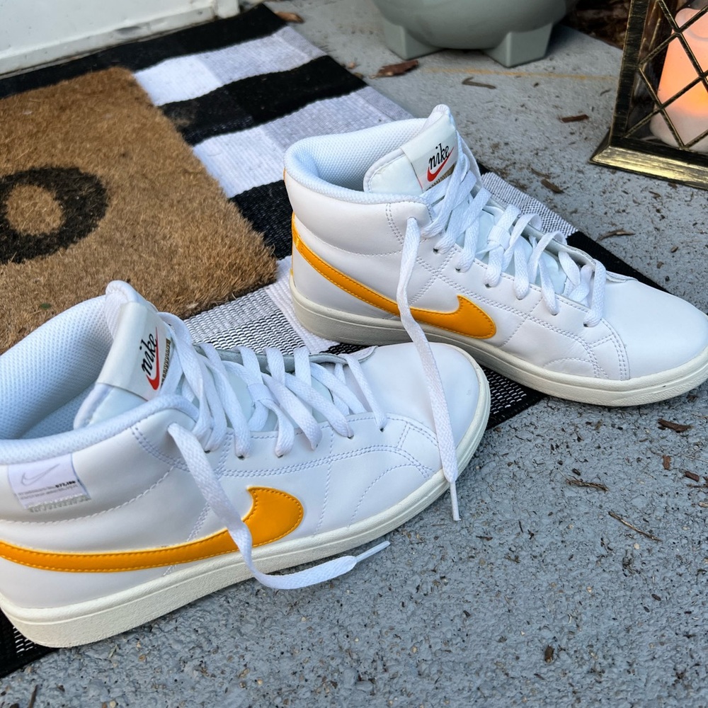 Nike Court Royale 2 Women's White Athletic Sneakers Size 7.5
